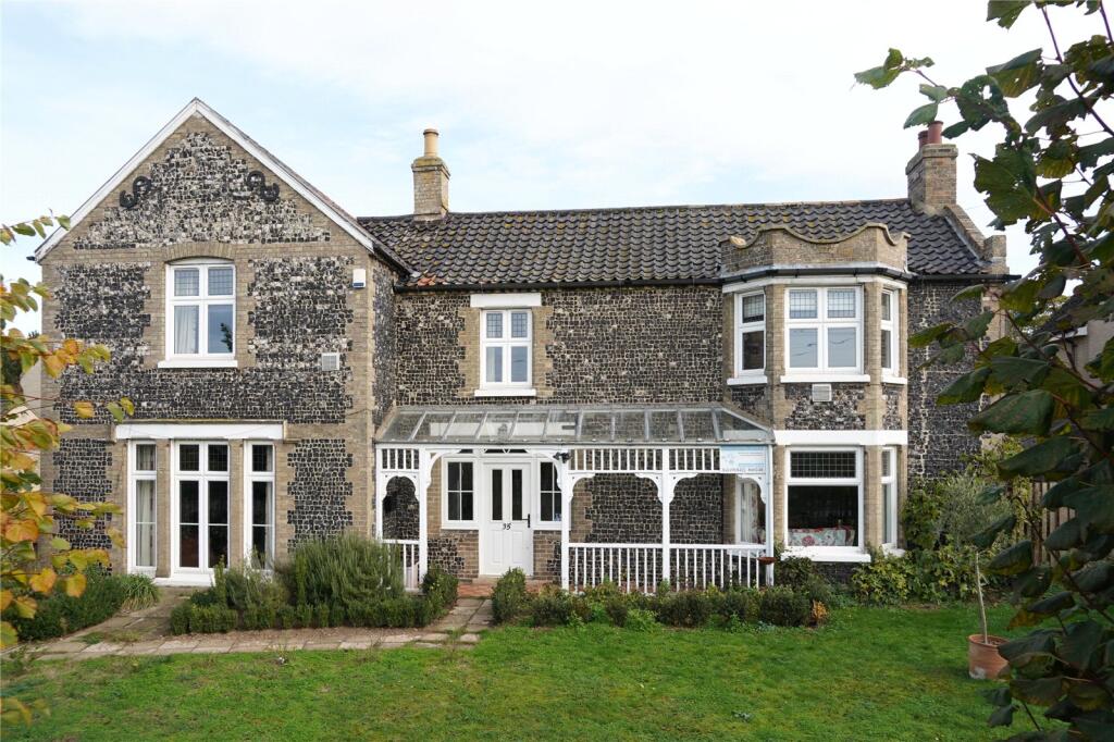 5-bed detached on Eriswell Road, Lakenheath, Brandon, Suffolk, IP27, £575,000