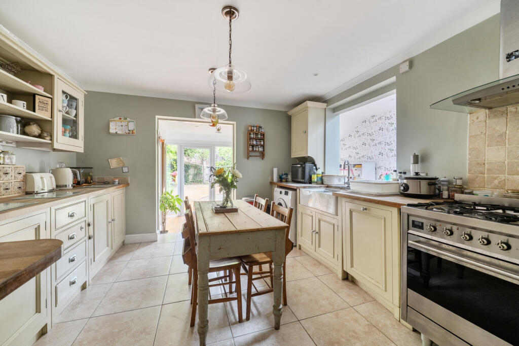 House in Bagshot, Bagshot Green, Windlesham - View 5