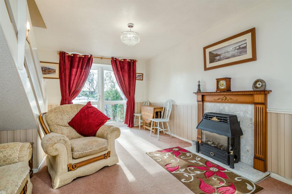 Waltwood Park Drive, Llanmartin photo 4