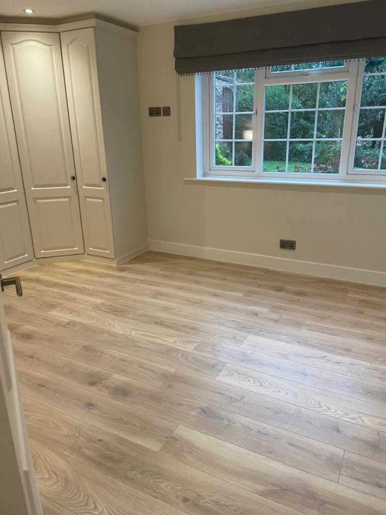 Apartment in Borehamwood, Elstree and Borehamwood - View 5