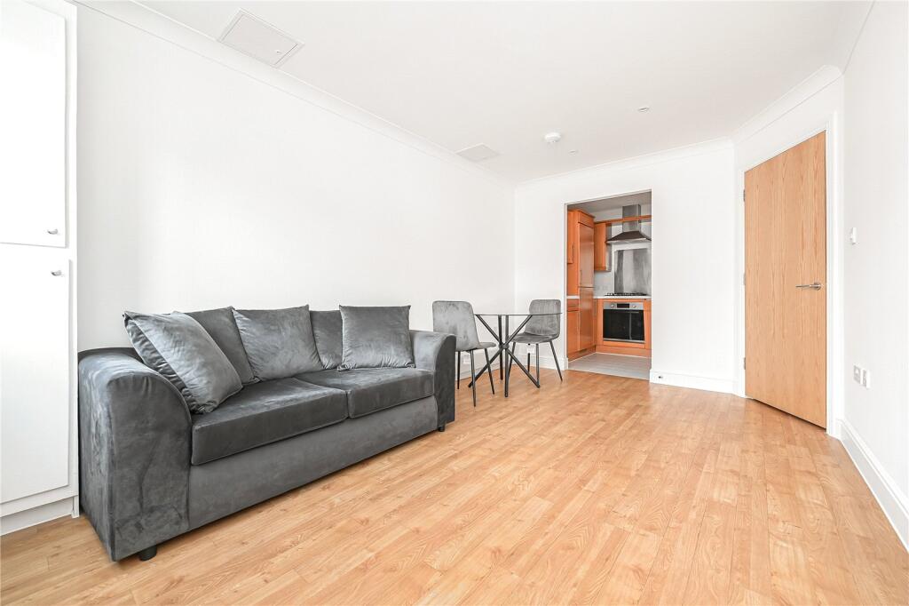 Apartment in London, Strawberry Hill - View 3