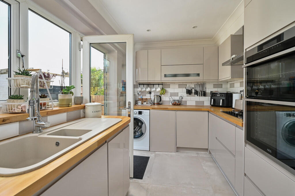 York Way, Sandhurst photo 4