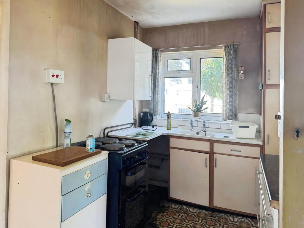 House in Clifton, Central Bedfordshire - More