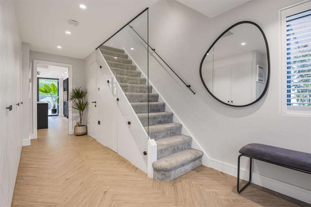 House in Watford - View 3