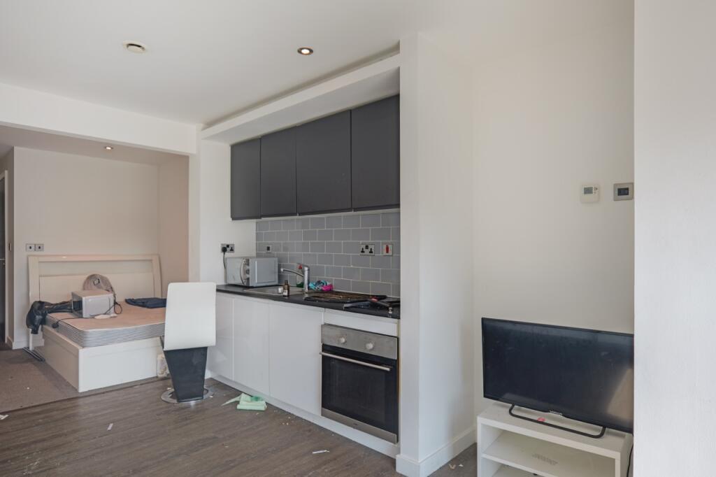 Apartment in Sheffield, South Yorkshire - View 5