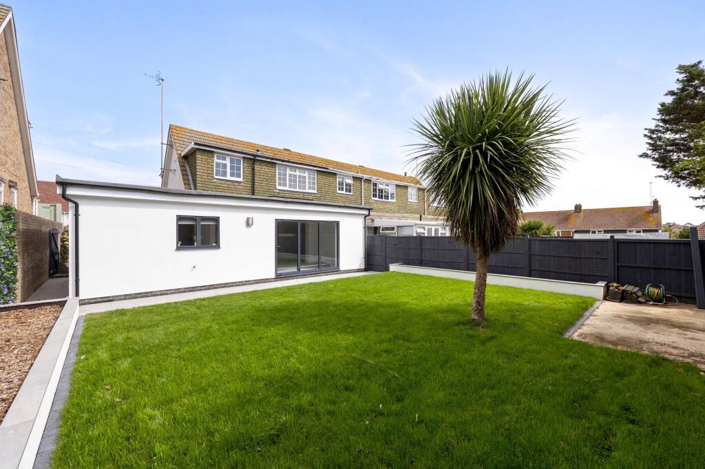 Grassmere Avenue, Telscombe Cliffs, BN10 photo 2