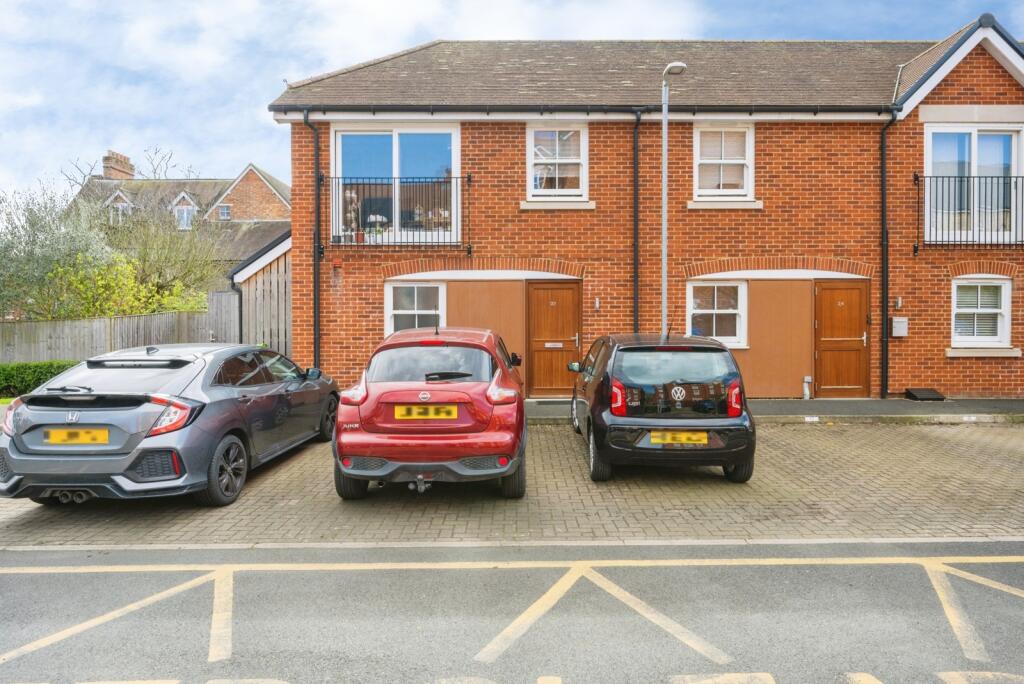 Main image of property: De Montfort Place, Bedford, Bedfordshire, MK40