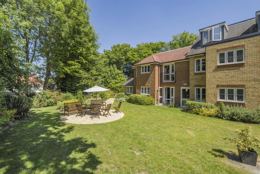 1-bed other on Stanley Lodge, Epsom, Surrey, £415,000