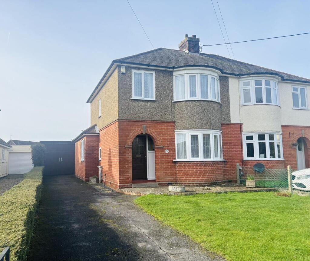 3-bed semi-detached on Cressing Road, Braintree, £375,000