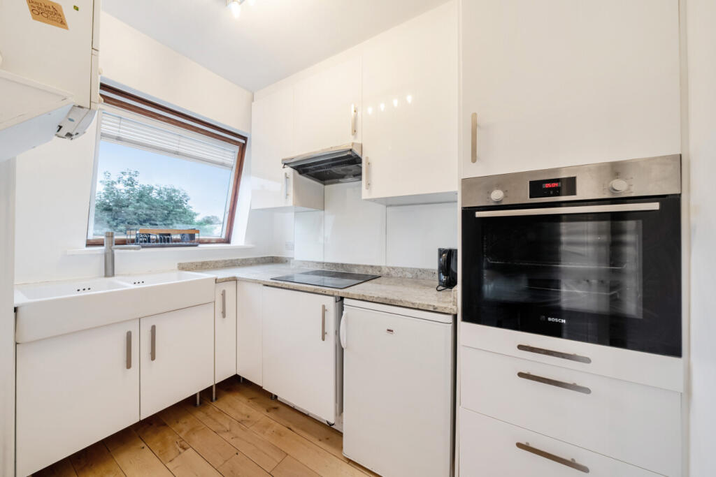 Apartment in London - View 5