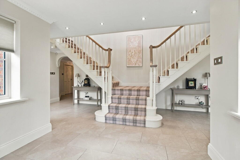House in East Staffordshire, Yoxall - View 5