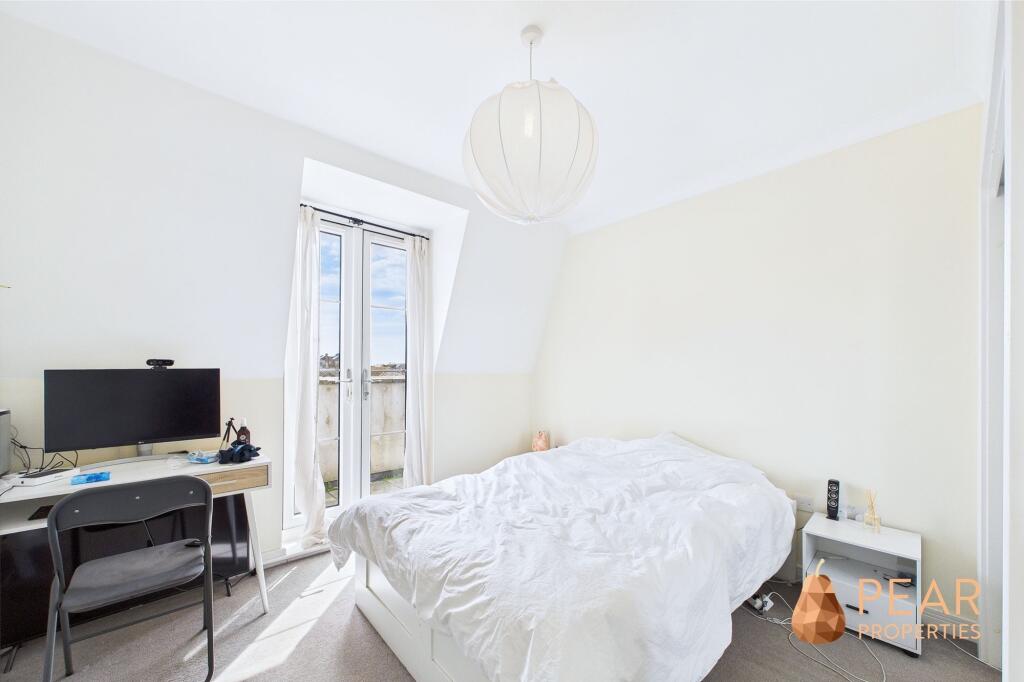 Apartment in Brighton - View 4