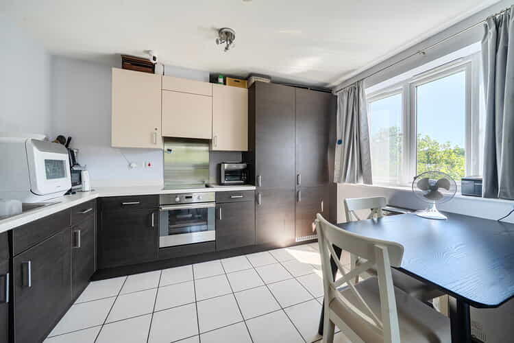 Apartment in Guildford - View 5