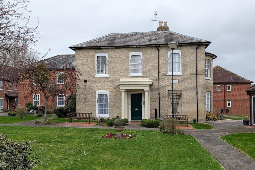 1-bed house on Northwood Square, Fareham, £165,000
