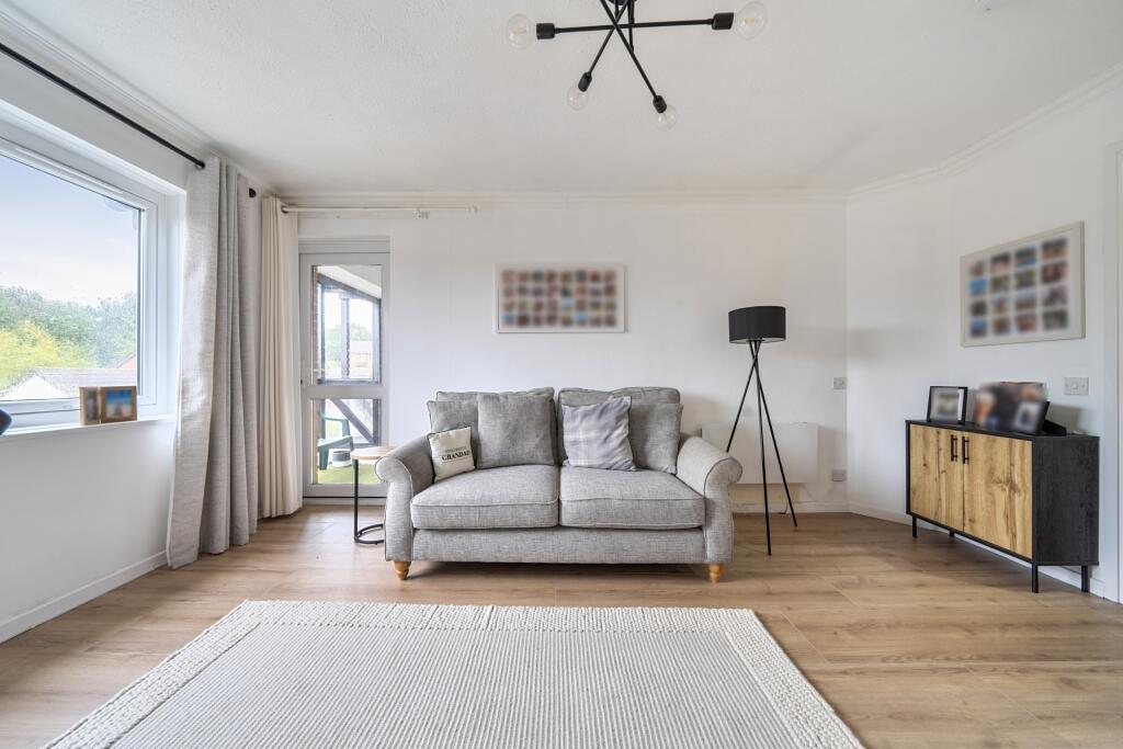 Apartment in Bromley - View 4