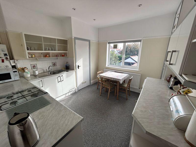 Whitehall Road, Rhos on Sea photo 4
