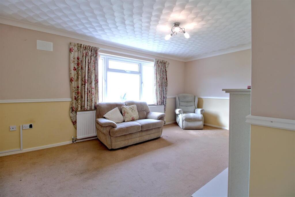 Charles Road, Hunstanton photo 3