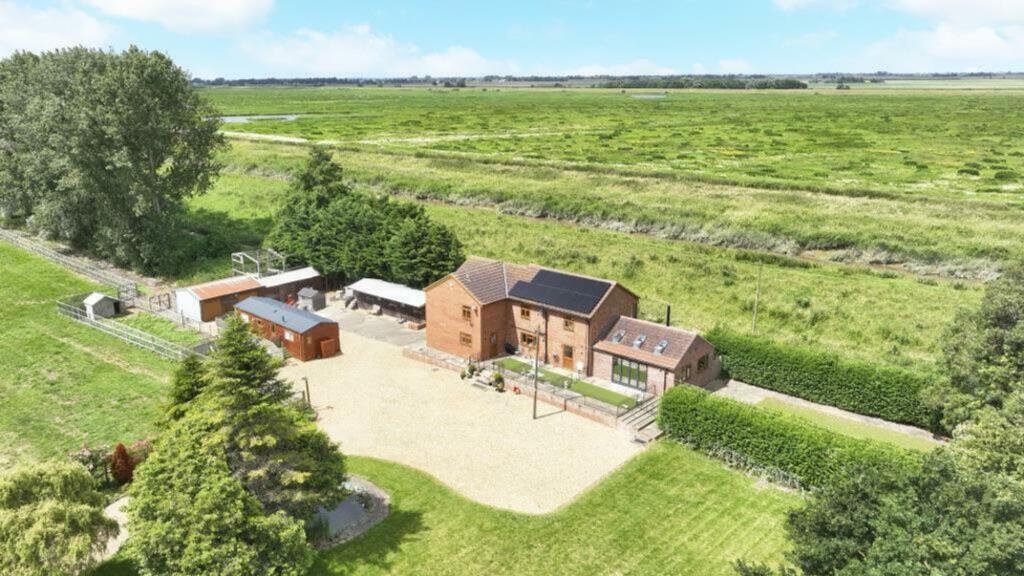 Main image of property: Hundred Foot Bank, Littleport, CB6