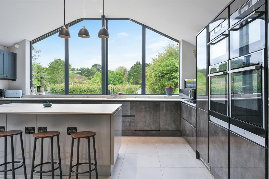 House in Reigate and Banstead, Margery - View 4