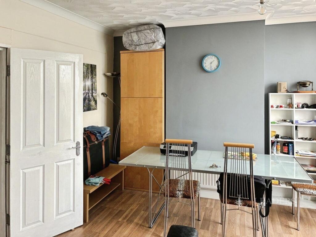 House in Portsmouth, Copnor - More