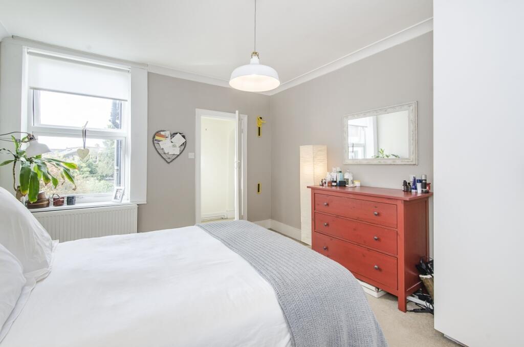 Apartment in London - View 5