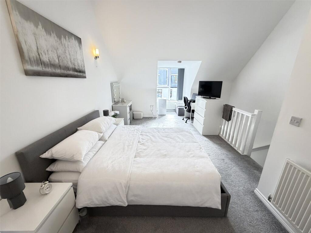 House in Telford, Ketley - View 4