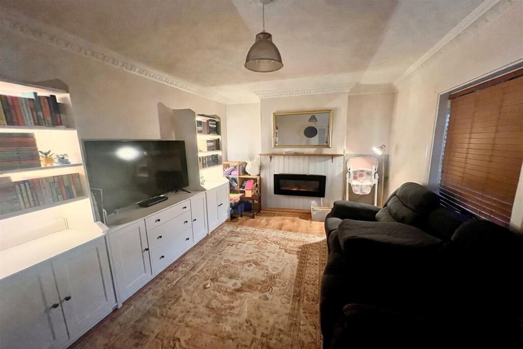 Palmer Road, Angmering, Littlehampton, BN16 photo 2