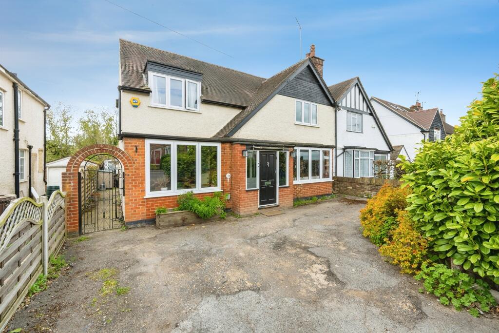 Main image of property: Radlett Road, Frogmore, St. Albans