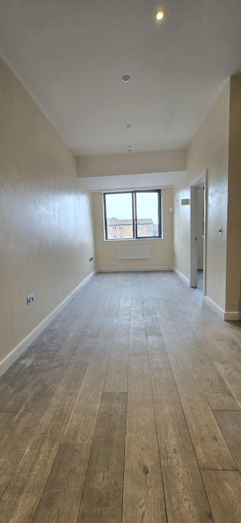 Apartment in Slough - View 4