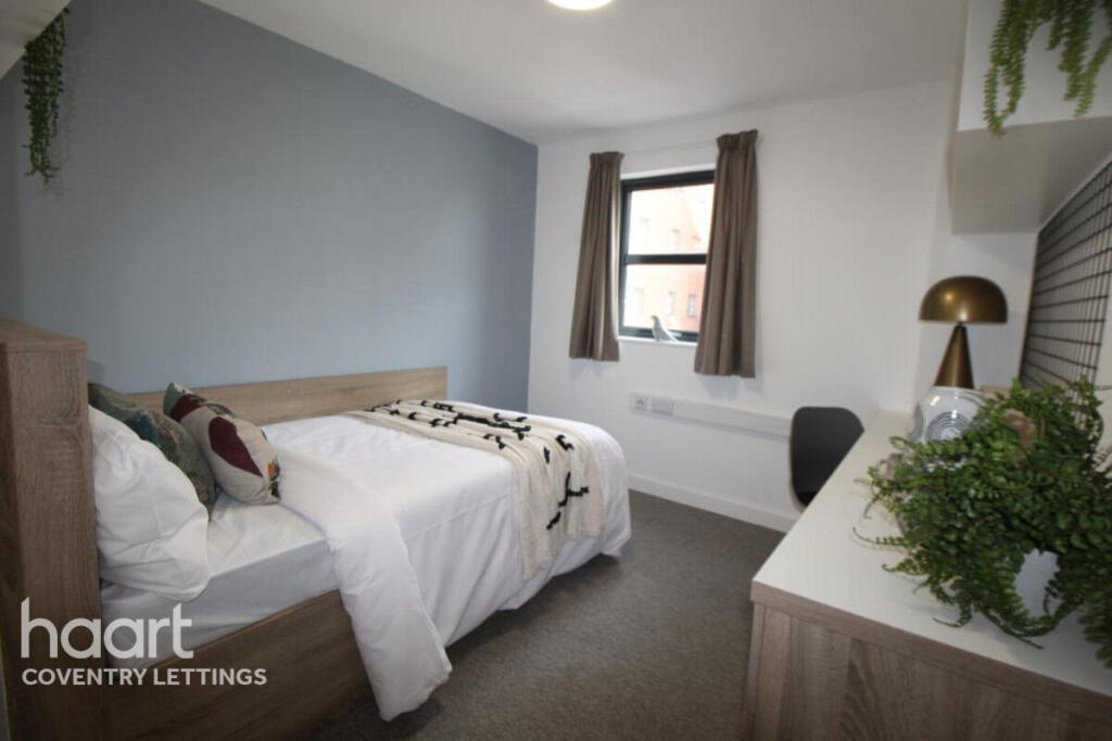 Apartment in Coventry, Read Street Industrial Estate, Lower Stoke - More
