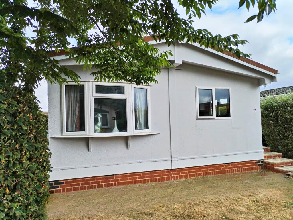 2-bed caravan on 12 Marshmoor Park, Marshmoor Park, Great Bricett, Ipswich, Suffolk, IP7 7BZ, £110,000