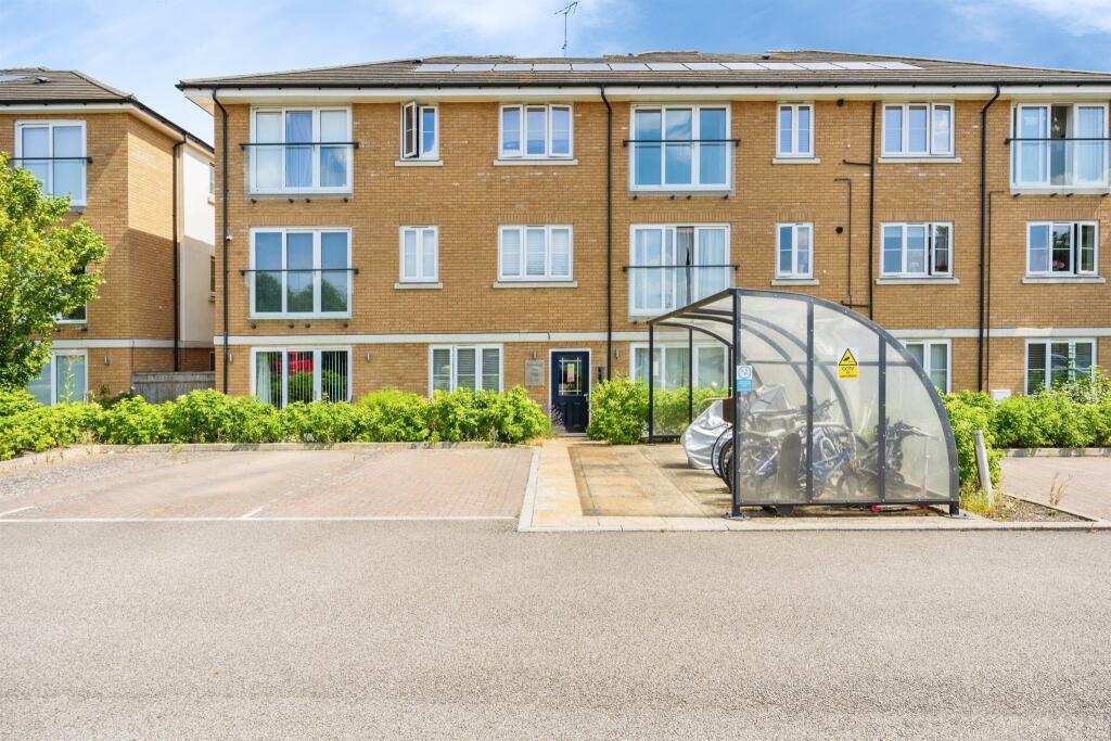 Main image of property: Aylesbury Street, Bletchley, Milton Keynes