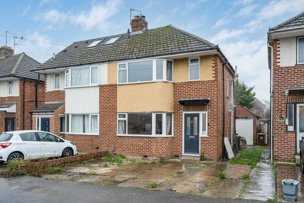 Main image of property: Hazel Crescent, Kidlington, OX5