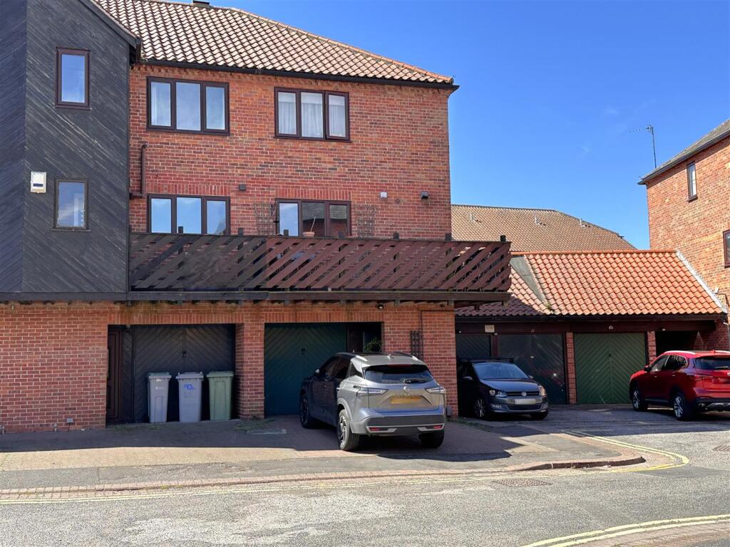 Main image of property: Tannery Wharf, Newark