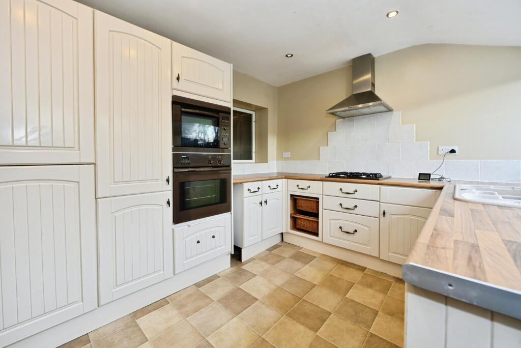 2-bed terraced on 32, Church Lane, £120,000