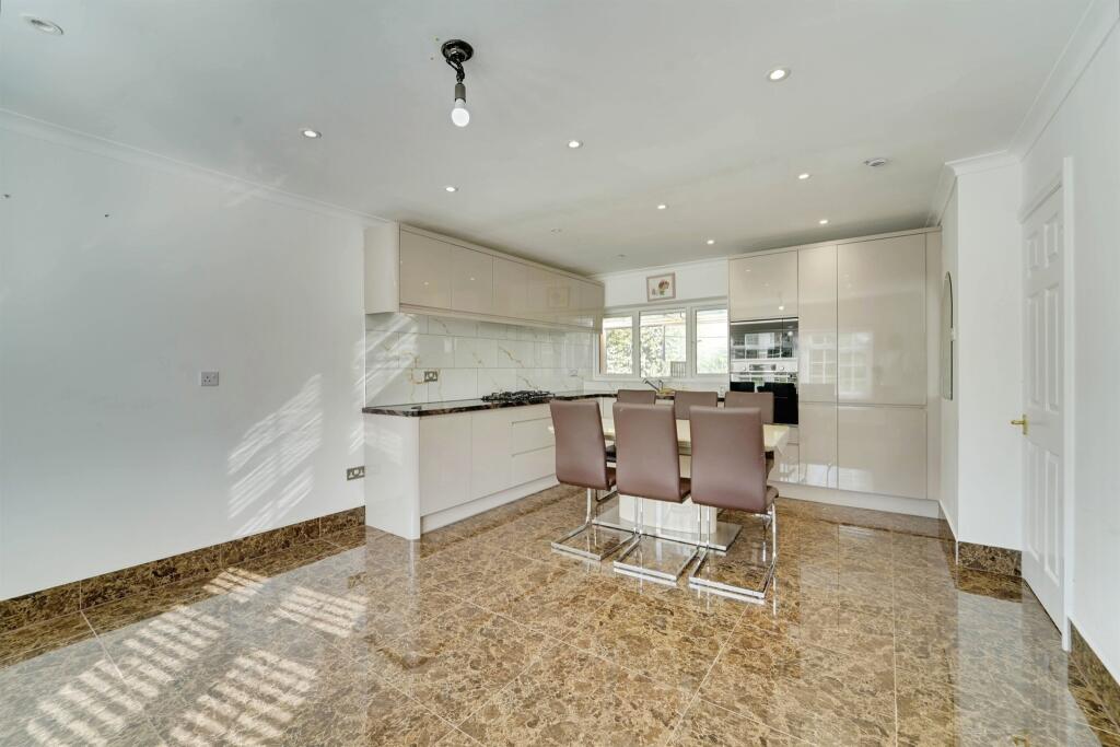 House in Milton Keynes - View 3