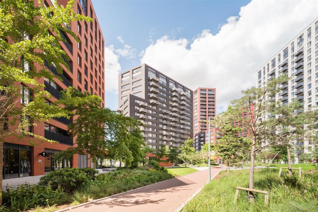 Main image of property: Kent Building, Hope Street, London City Island, London, E14