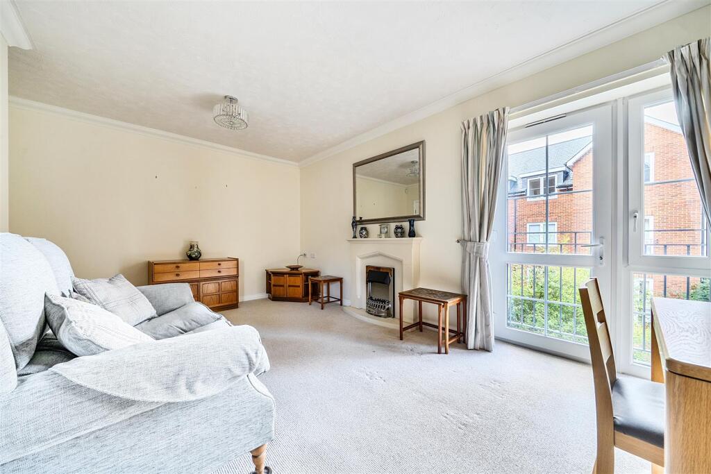 Apartment in Salisbury, Wyndham Park - View 3