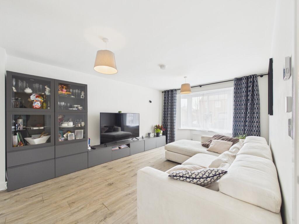 House in Worcester - View 5