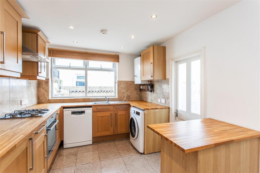 House in London, Old Ford, Mile End - View 4
