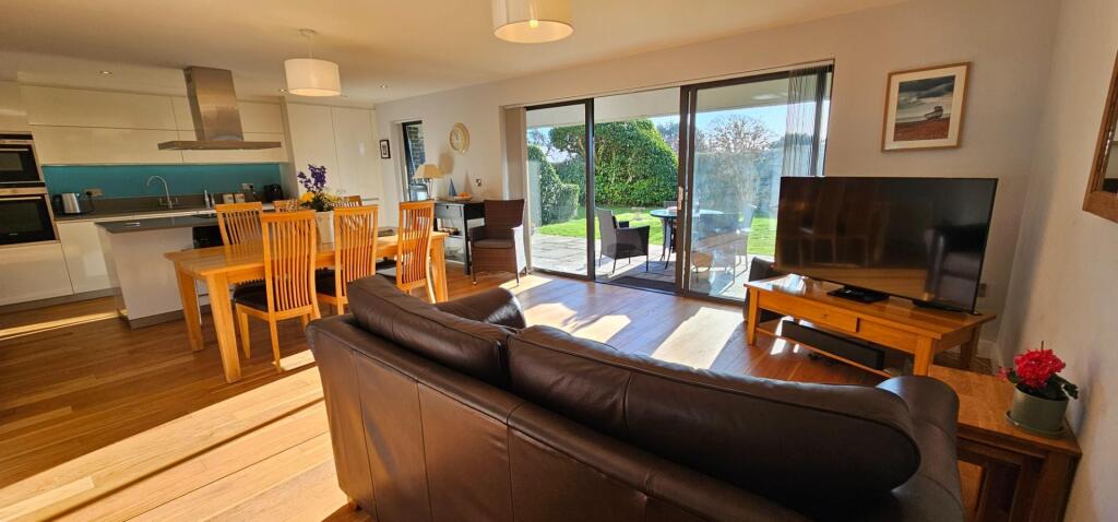 Apartment in Hythe, Orchard Valley - More