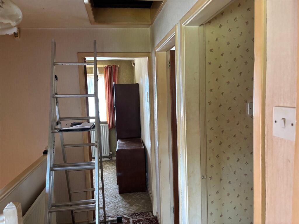 House in South Staffordshire, Great Wyrley - More