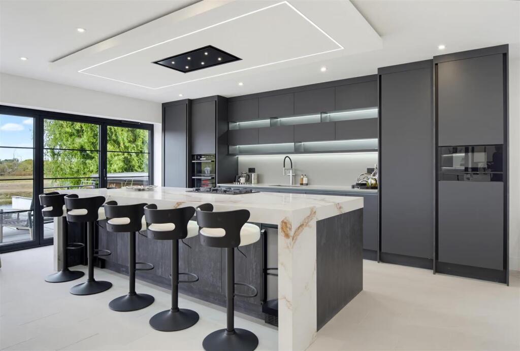 House in Twickenham - View 2