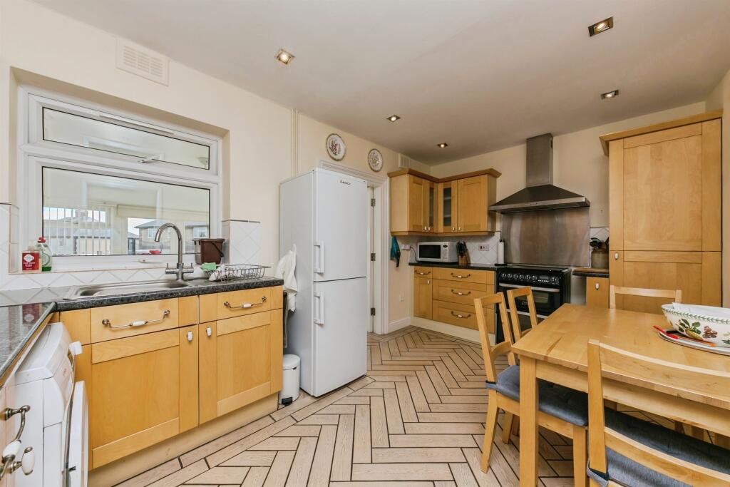 Uttoxeter Road, Alton, Stoke-On-Trent - View 6