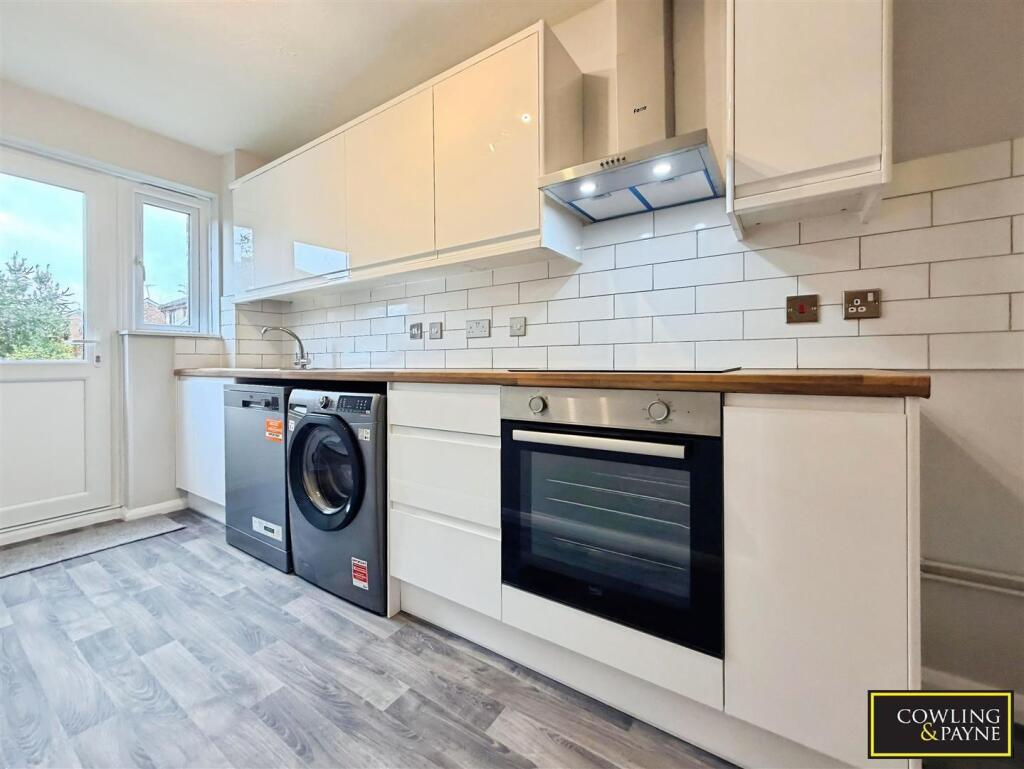 Apartment in Southend-on-Sea - View 2
