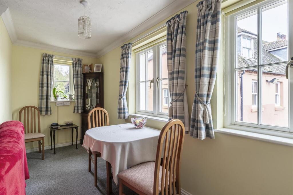 Apartment in Faversham, Preston - More