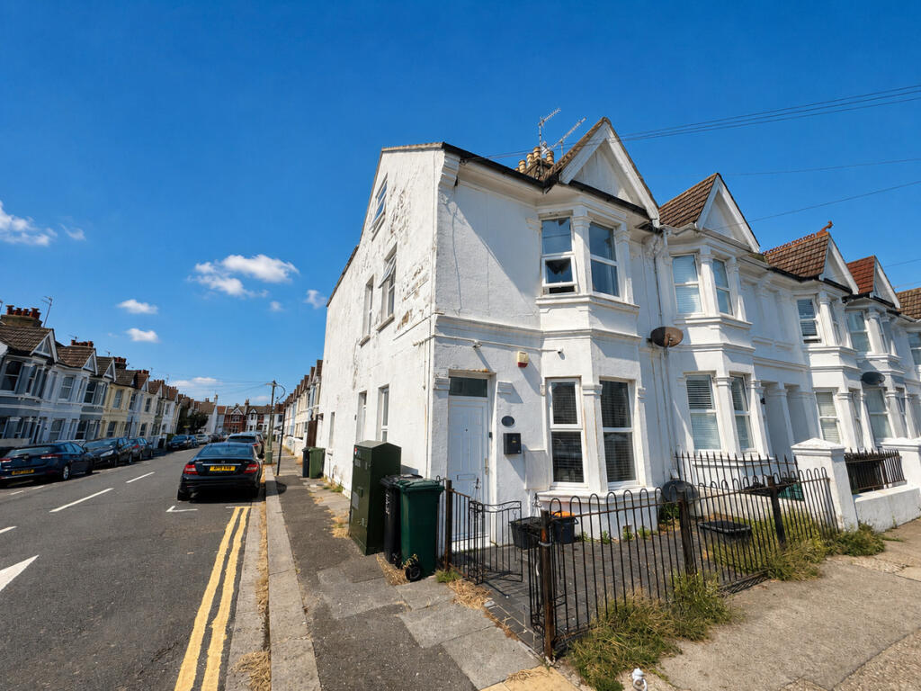 Apartment in Brighton - View 3