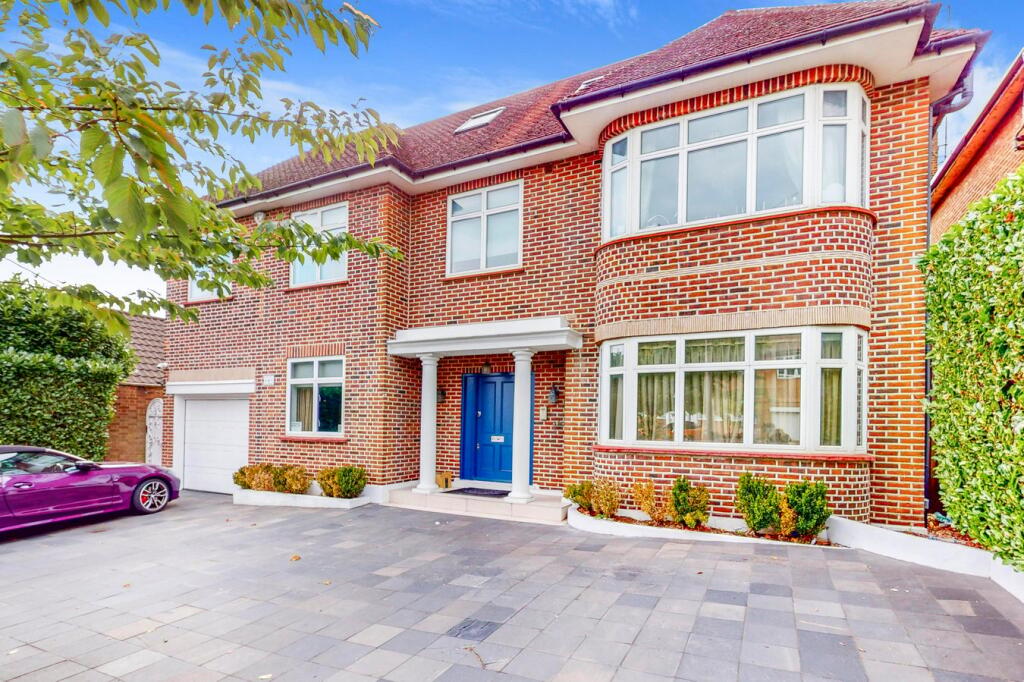 Main image of property: Fairholme Gardens, London, N3