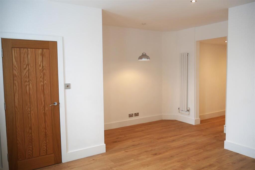Apartment in Hove, Brunswick - View 3