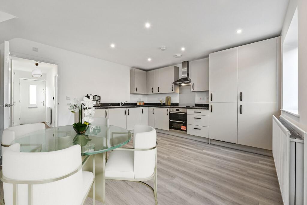 House in Milton Keynes, Whitehouse - View 3